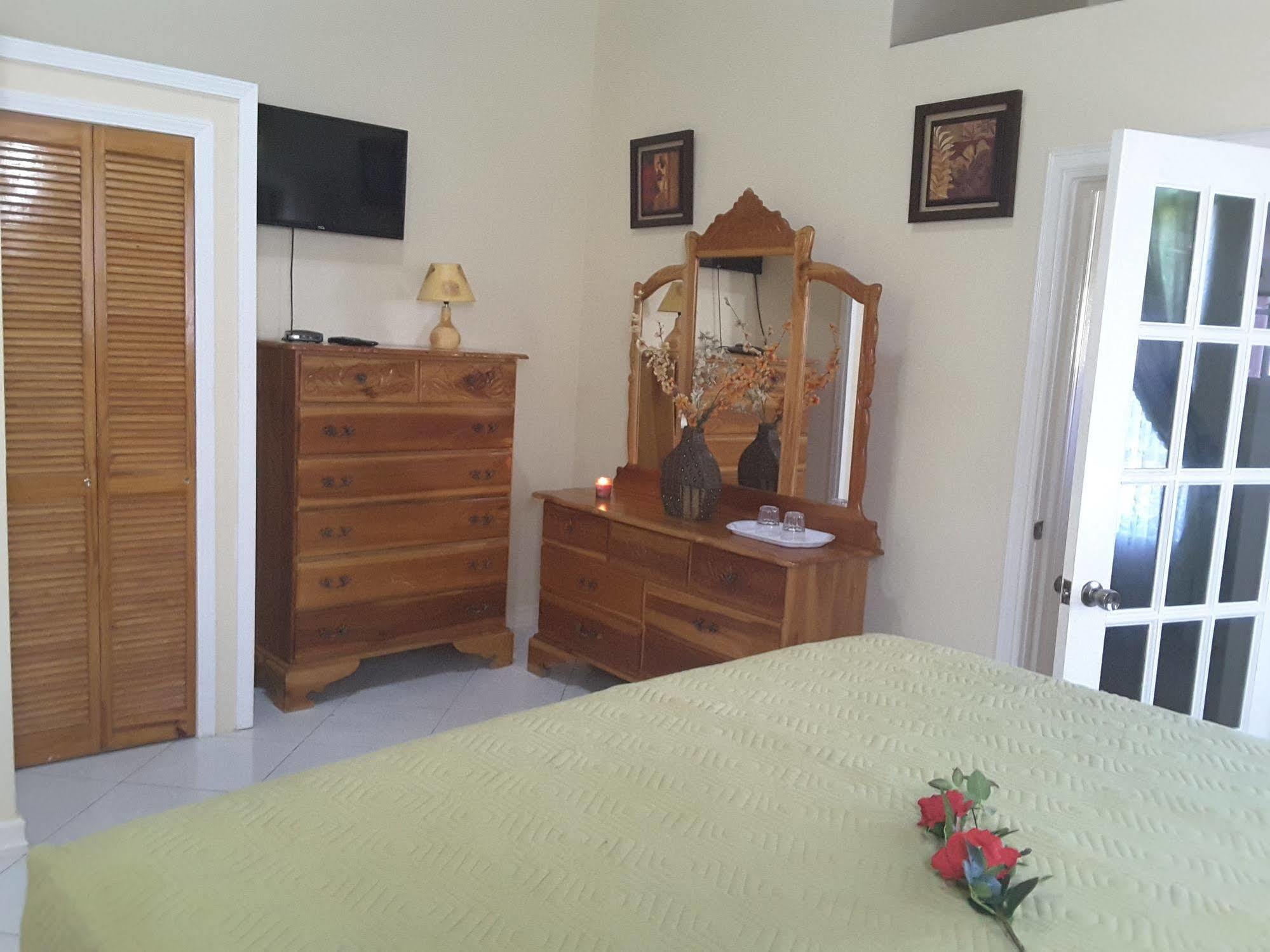 Cazwin Villas Montego Bay Eksteriør bilde